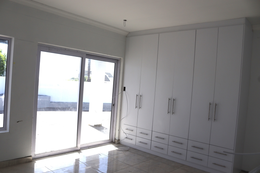 3 Bedroom Property for Sale in Golden Mile Western Cape